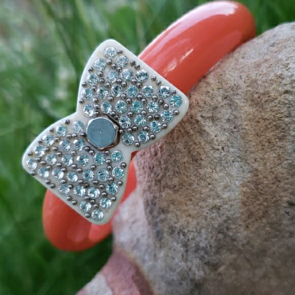 Authentic Marc Jacob Acrylic Peach Sorbet Rhinestone Bow Acrylic Bangle Bracelet - Picture 9 of 15